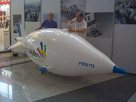 airfish_at_base0_280.jpg (23934 bytes)