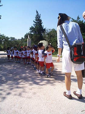 korean_children0_280.jpg (23738 bytes)