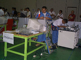 Philippines_team_in_action_280.jpg (24245 bytes)