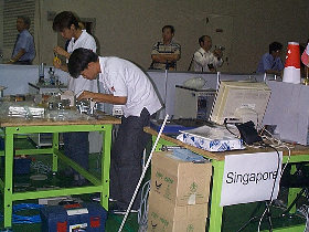 Singaporean_team_in_action_280.jpg (24621 bytes)