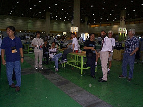 Experts_taking_a_break_280.jpg (24180 bytes)