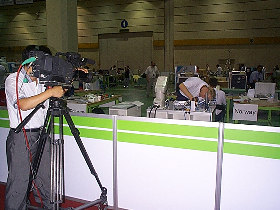 Korean_TV_in_action_280.jpg (24909 bytes)