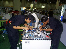 Team_work_TH_280.jpg (24571 bytes)