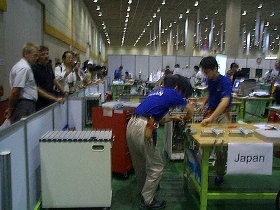 too_fast_to_capture0_JP_280.jpg (24867 bytes)