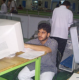 Team_UAE_in_deep_thoughts_280.jpg (24944 bytes)