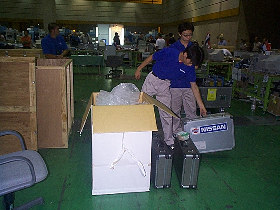 Lets_pack_and_go_JP_280.jpg (23769 bytes)