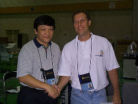 Expert_Singapore_congratulates_the_new_Chief_Expert_280.jpg (24553 bytes)