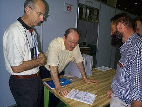 Jury_Presidents_witnessing_all_Experts_endorsing_the_new_Chief_Expert_280.jpg (24171 bytes)