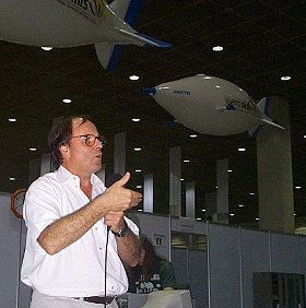 President_of_the_WorldSkills_advising_all_experts_at_the_final_meeting1_280.jpg (24638 bytes)