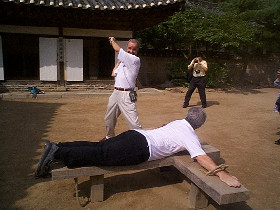 Rough_justice_Chief_Expert_torturing_Expert_UK_280.jpg (24650 bytes)