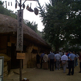 where_life_is_280.jpg (36914 bytes)