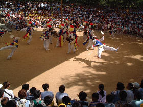 Farmers dance2_280.jpg (20306 bytes)