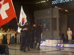 Mechatronics_gold_medallists_heading_for_the_stands_280.jpg (24663 bytes)