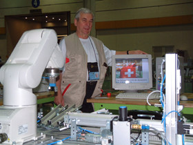 erichwithCHscreen_280.jpg (24259 bytes)