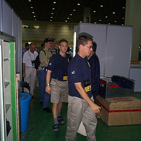 entering0_280.jpg (36518 bytes)