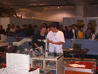 German team at work_320.jpg (24008 bytes)