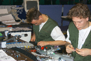 P0002295_320.jpg (40142 bytes)